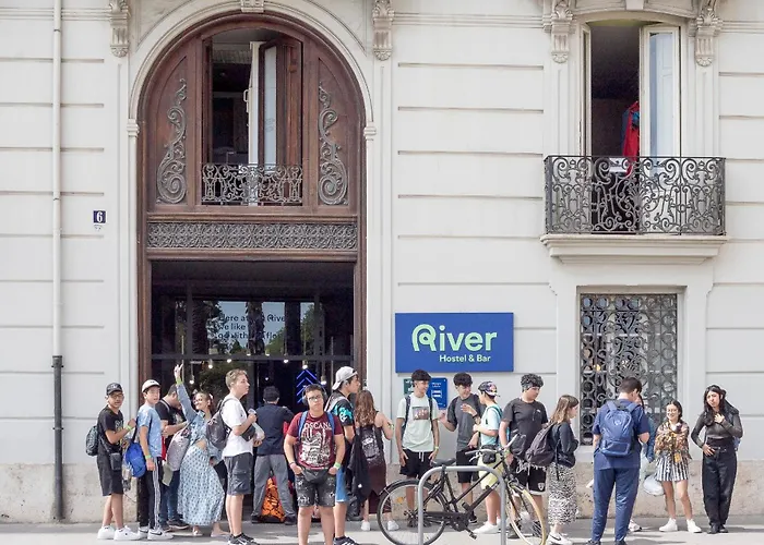 Hostel River